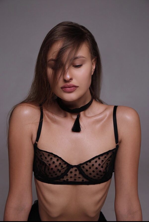 Mihaela 18 Yo - Image 3