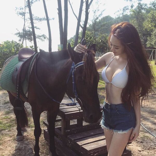 Amazing girl Selena - Image 3