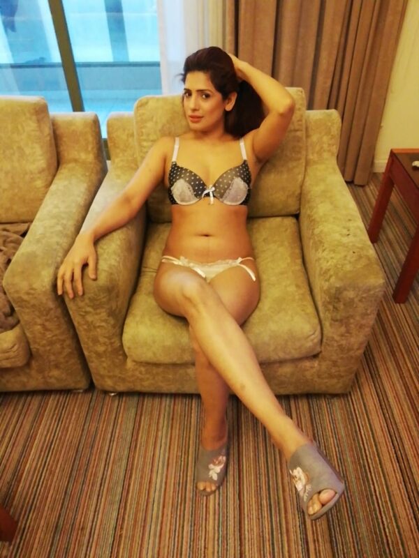 Anmol Anal Girls