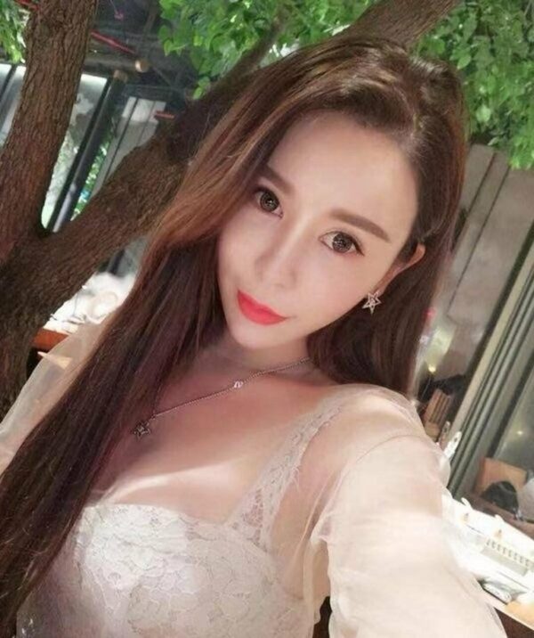 Top Shanghai Gril Lily - Image 3