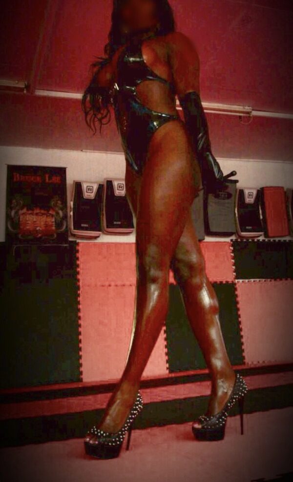 Foxxxy Ebony In Bahrain - Image 2