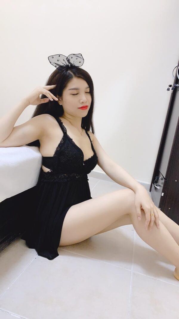 Sexy Asian Girl In Dubai - Image 3