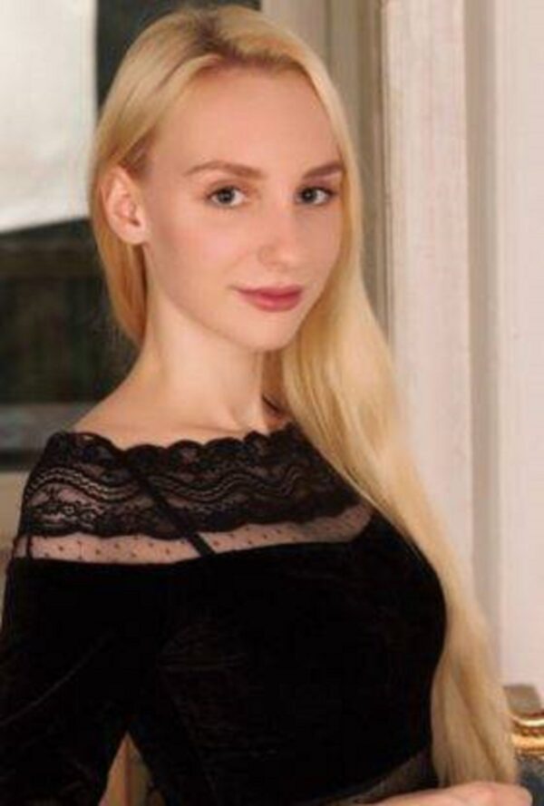 Adriana - Image 3