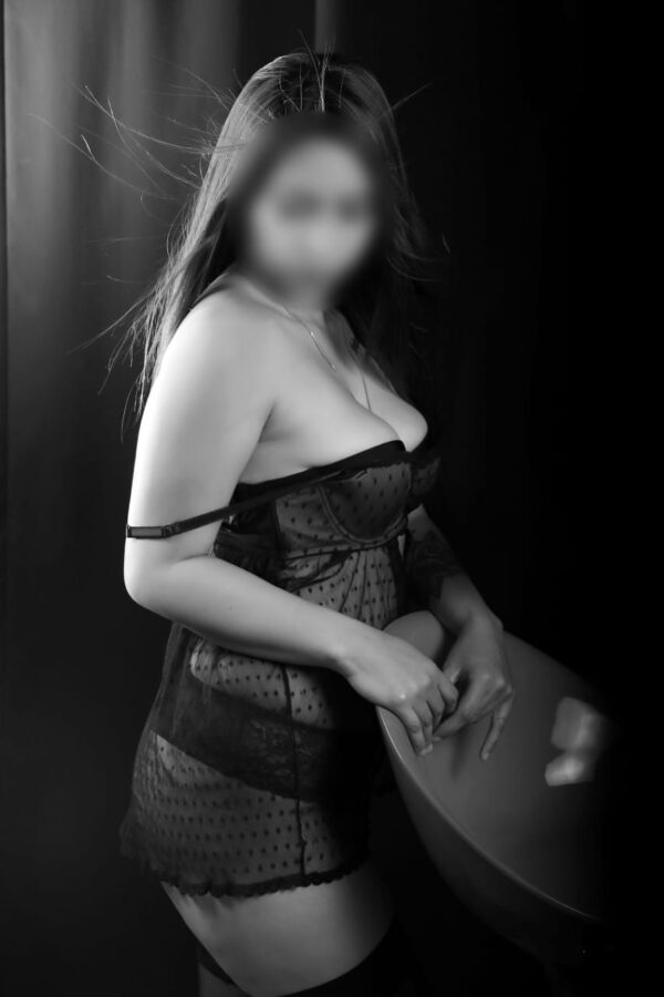 Lycka Hottie - Image 4