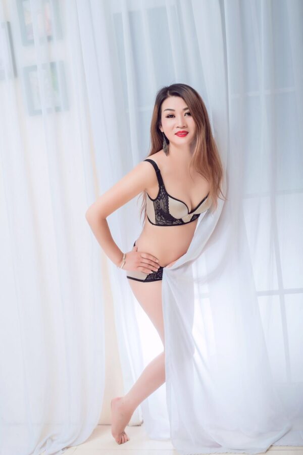 Asian Girls Massage 5027 1012 - Image 5