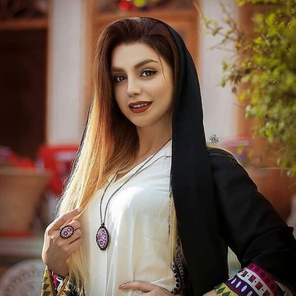 HOT LADYS - Image 2