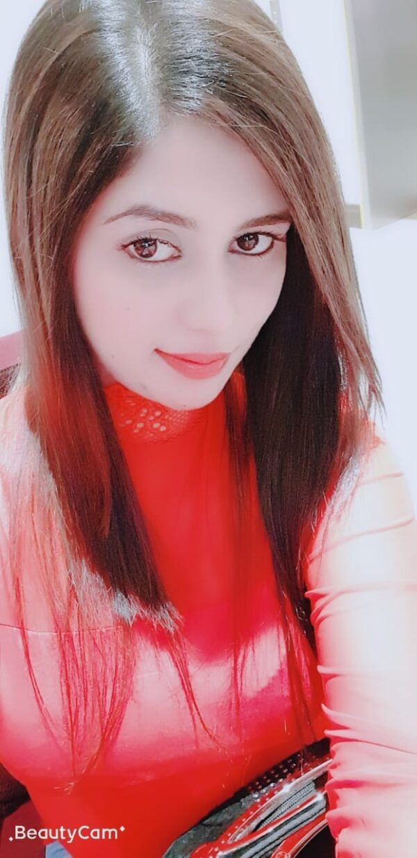 Sanam Model - Image 4