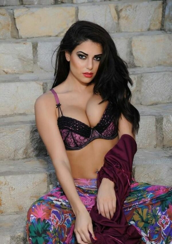 Escorts IN Muscat
