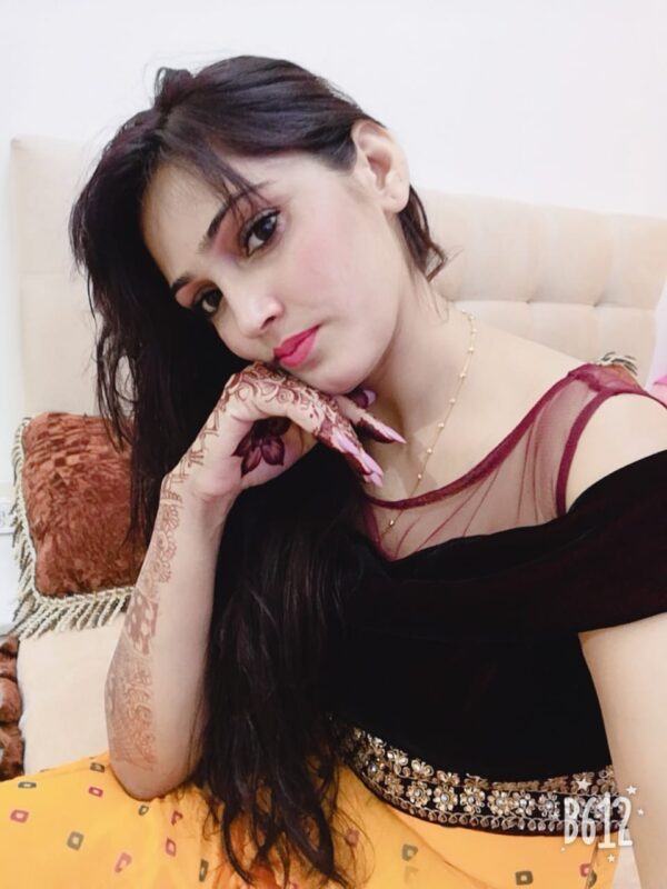 Indian Girls - Image 2