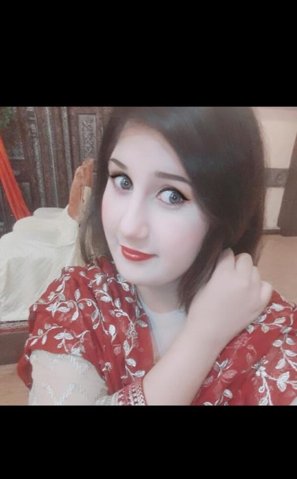 Pakistani Models - Image 5