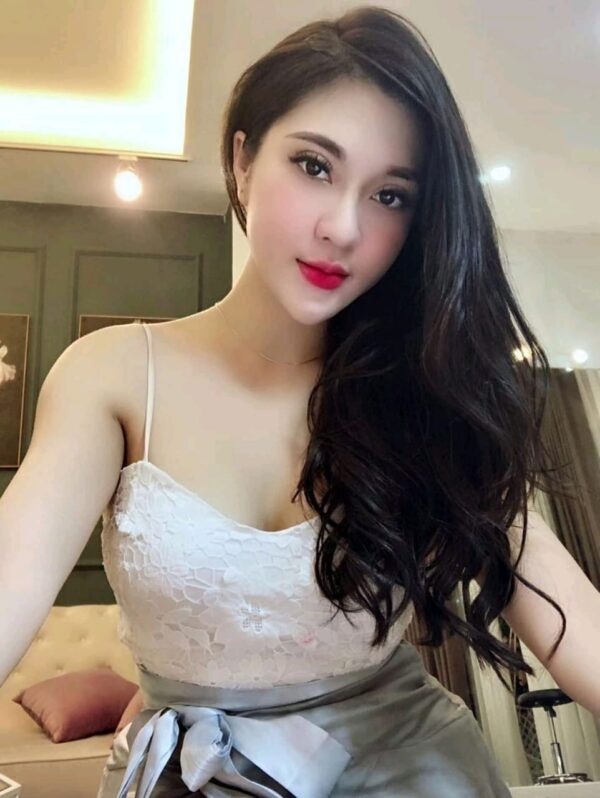 Sexy girl lisa dubai
