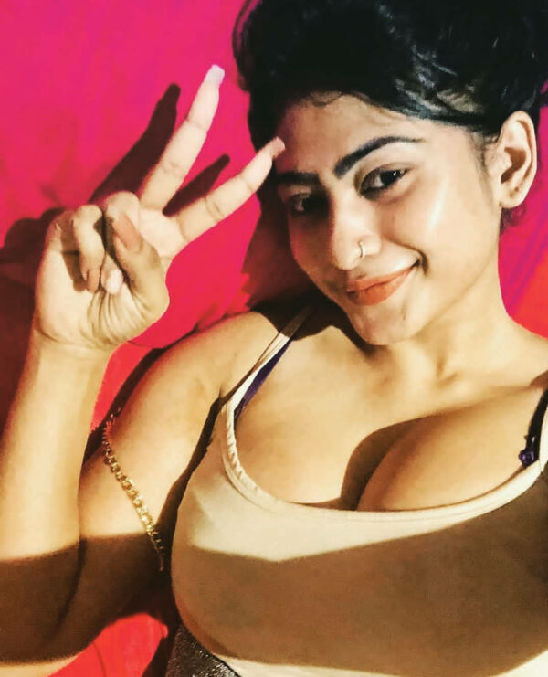 MEET GOOD LOOKING GIRLS AND FEMALE - Image 2