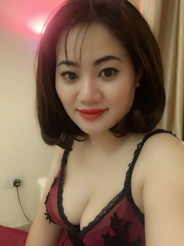 Tina Vietnamese Chubby Girl Kiss