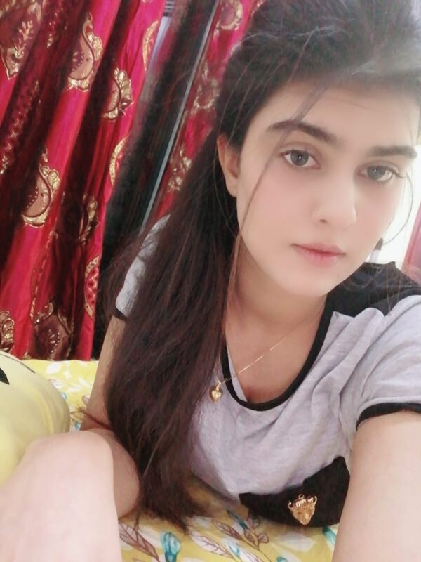 Sana Khan - Image 2