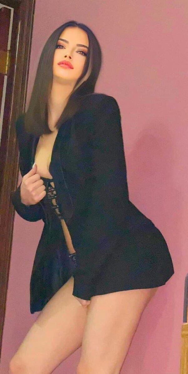 Jeeny 19 Years Old - Image 3