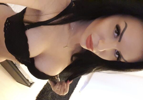 Sexy women in Dubai - Image 2