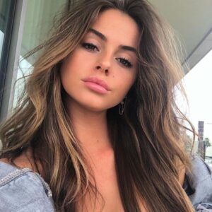 H O T DANIELLA