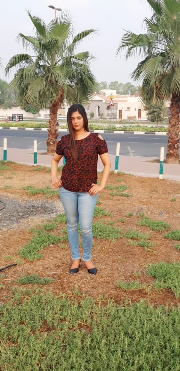 Sanam Butt - Image 4
