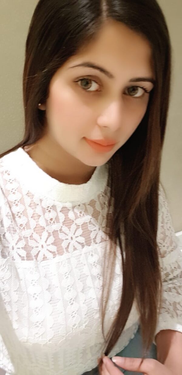 Sexy Alia - Image 2
