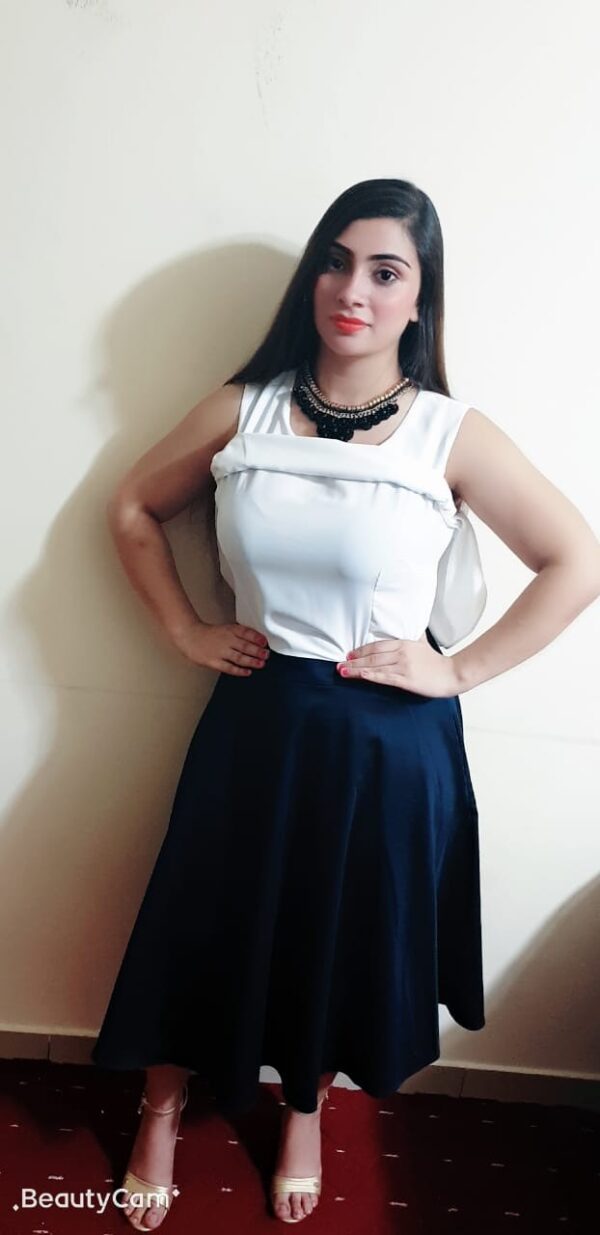 Ritika Singh - Image 3