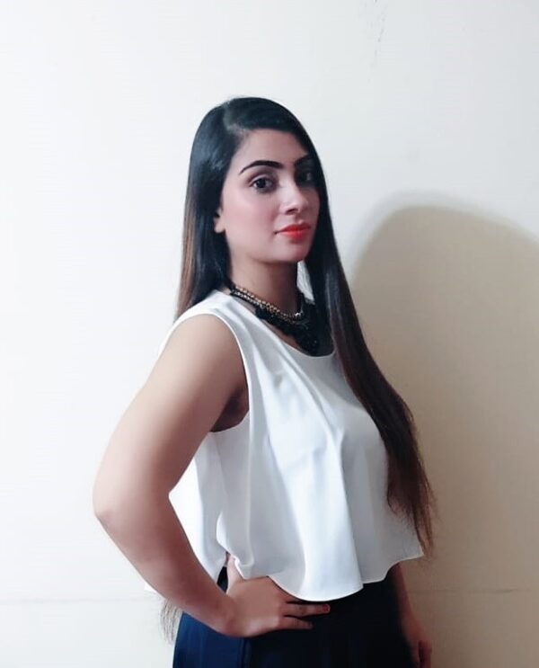 Ritika Singh - Image 4