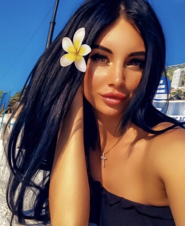 ITALIAN HOT CARENA - Image 3