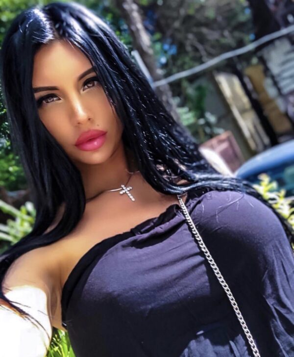 ITALIAN HOT CARENA - Image 5