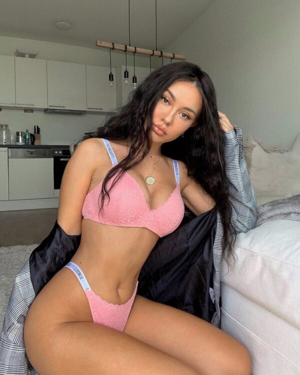 SEXY Lily