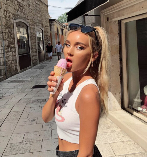 Vip escort girl Liya - Image 2