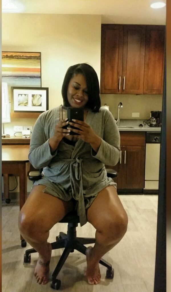 Nina The Cuban 6footer - Image 2