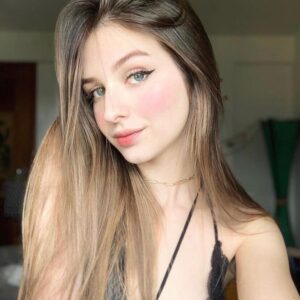 Loreena 00973__37135760