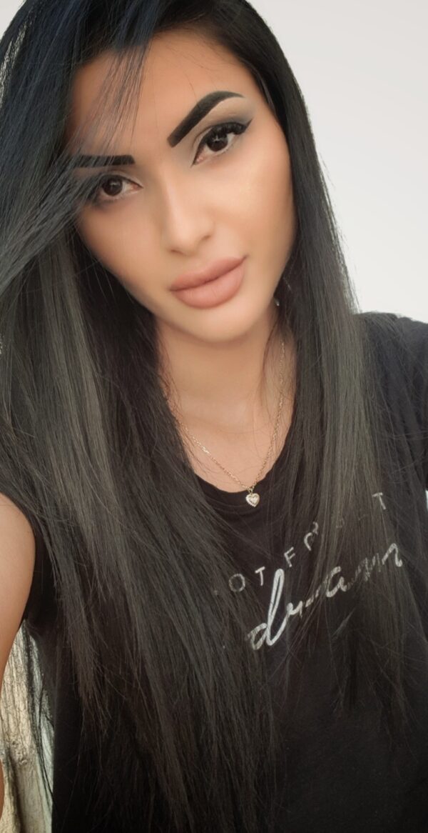 Lebanese Hottie - Image 4