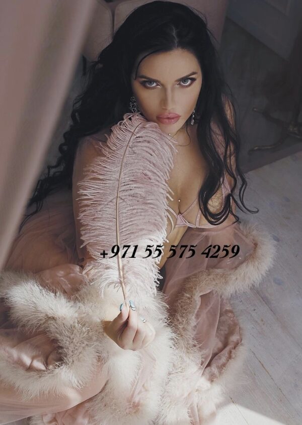 BRAZILIAN SUPER HOT LATINA - Image 3