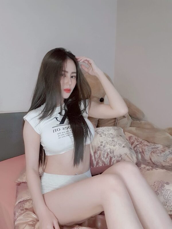 Liz - Image 4