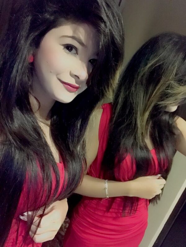 Model Manahil Noor - Image 3