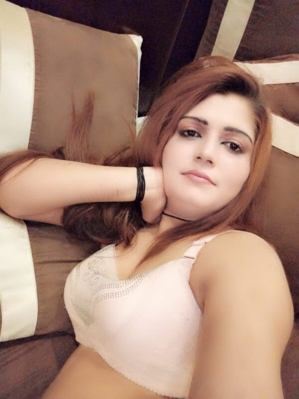 Hot Young Pakistani Girls