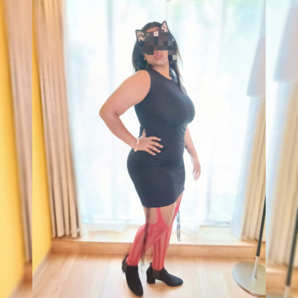 Priya Indian Hotwife - Image 4