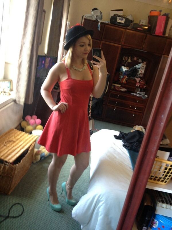 Sexy Kathe Waits For Oral Hookup
