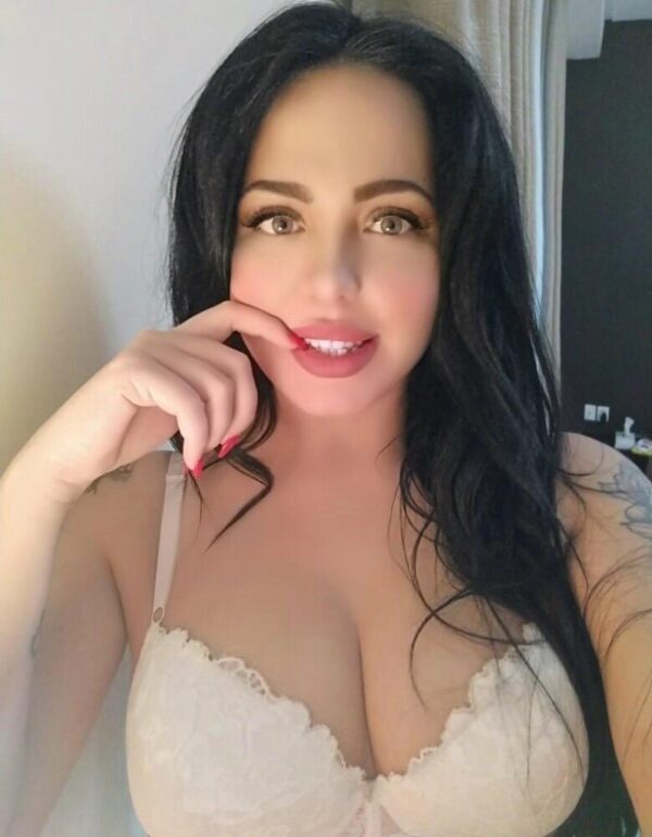 Yasmin New - Image 5
