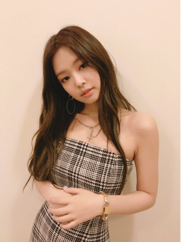 Jennie - Image 2