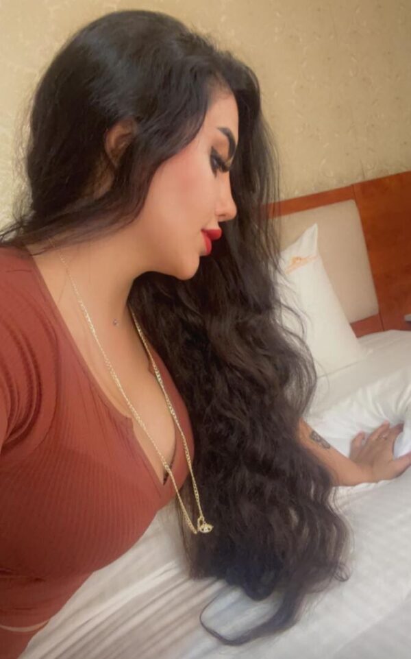 Zinab Persian