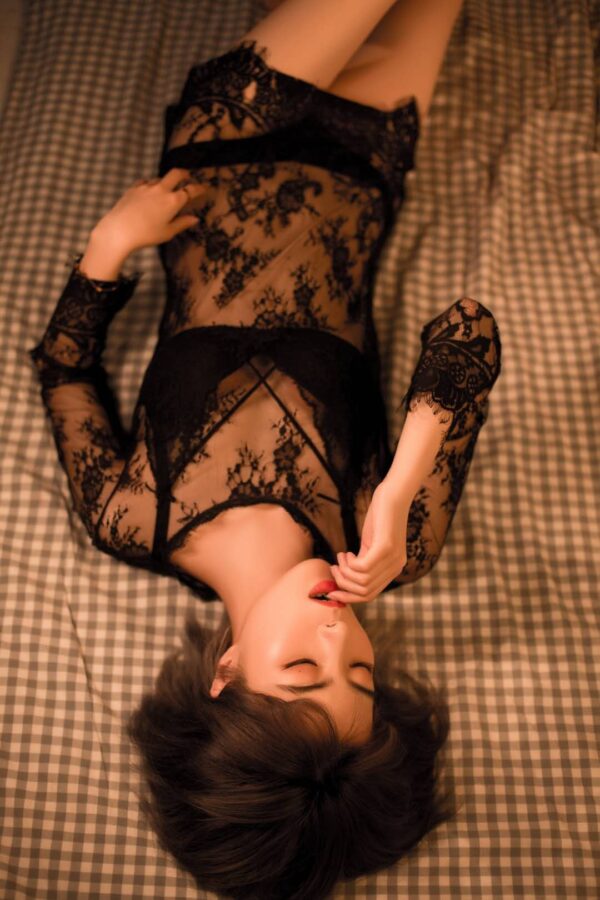 Your Mistress Avia - Image 3
