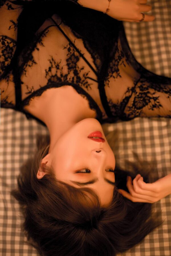 Your Mistress Avia - Image 4