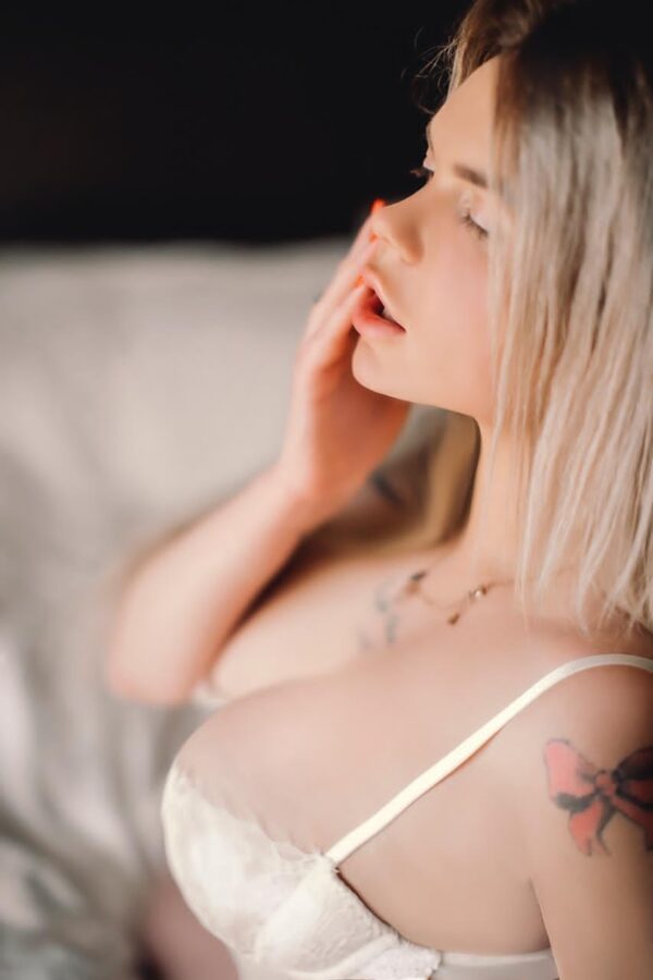 Anita Full service
