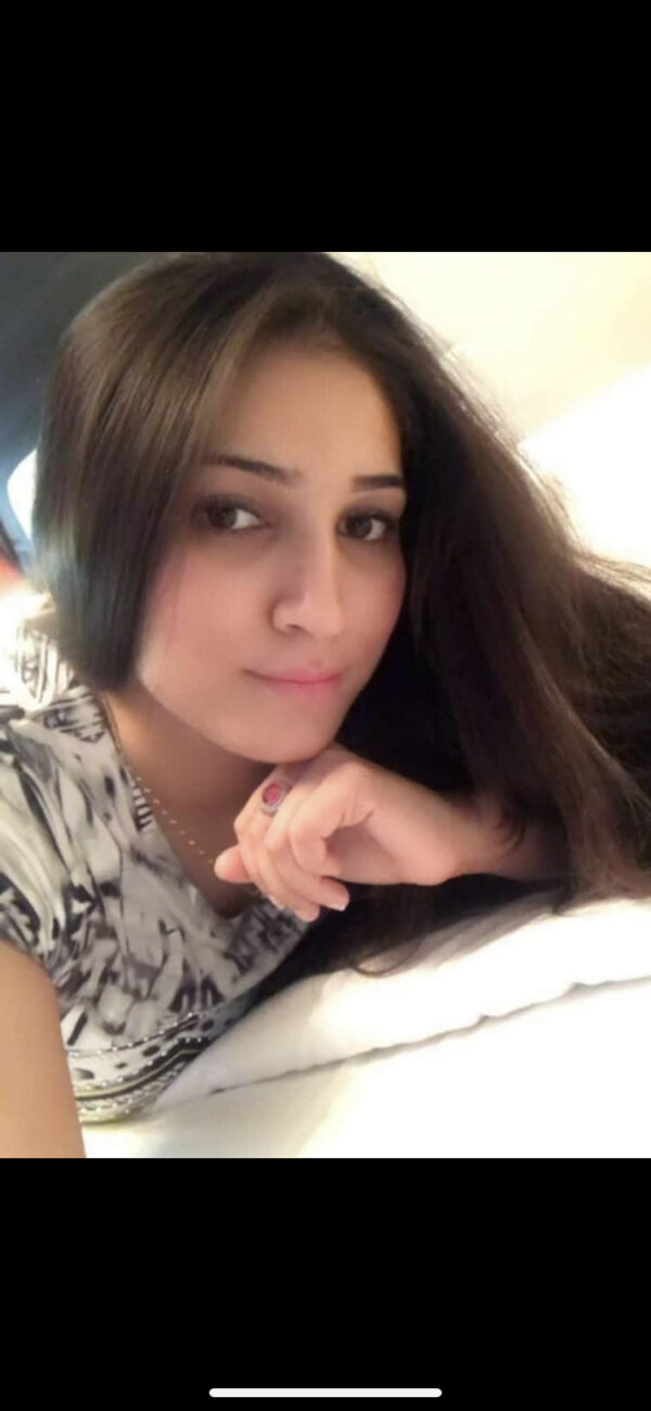 Manahil Butt - Image 5