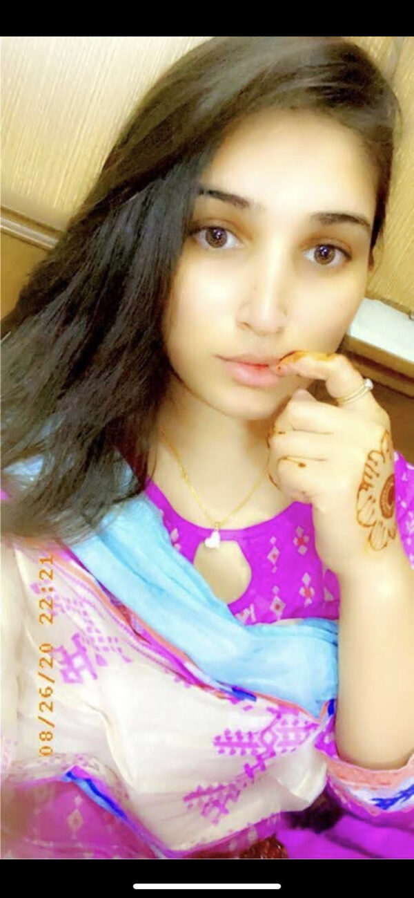 Manahil Butt - Image 6