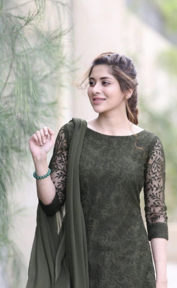 Laila 91497185 - Image 2