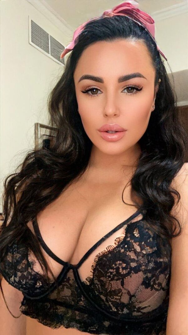 Eliana Busty - Image 3