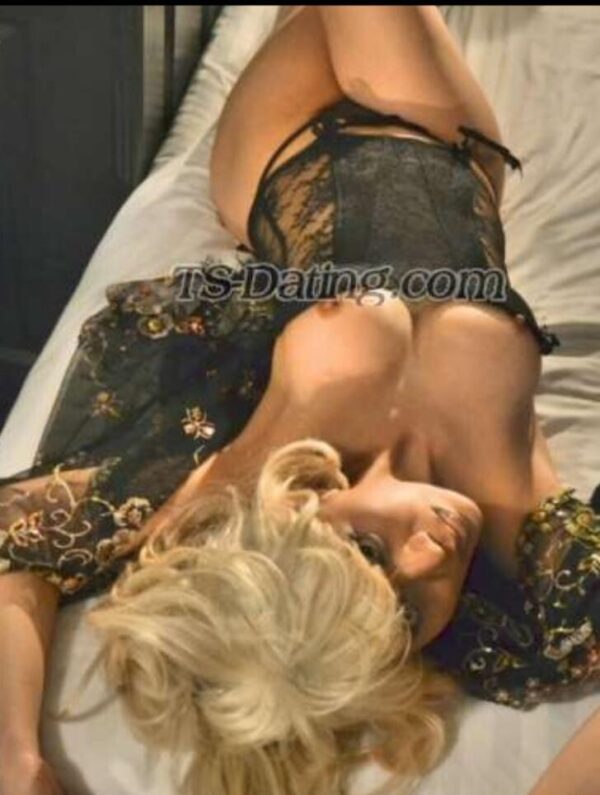 A Truly Elite Jet Set Courtesan - Image 2