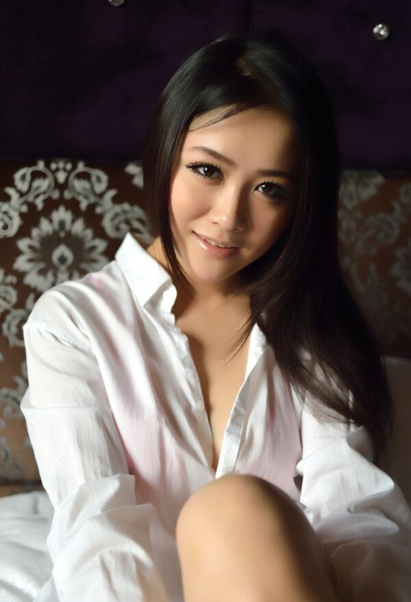 I Am A Very Hot Girl Cici - Image 3